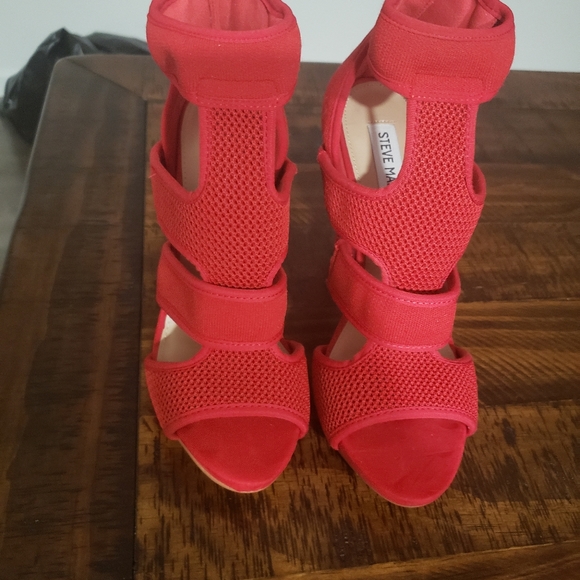 Steve Madden red heels size 8 and 6 - Picture 5 of 14